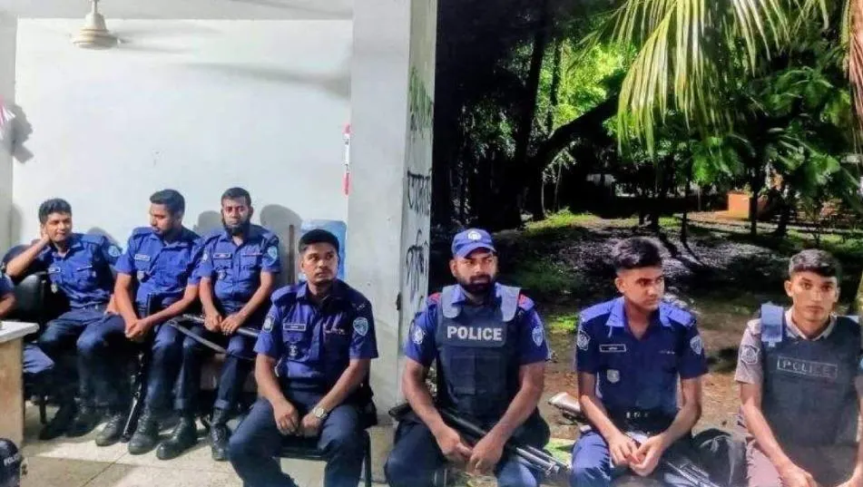নোবিপ্রবি ক্যাম্পাসে থমথমে পরিস্থিতি, কঠোর অবস্থানে প্রশাসন