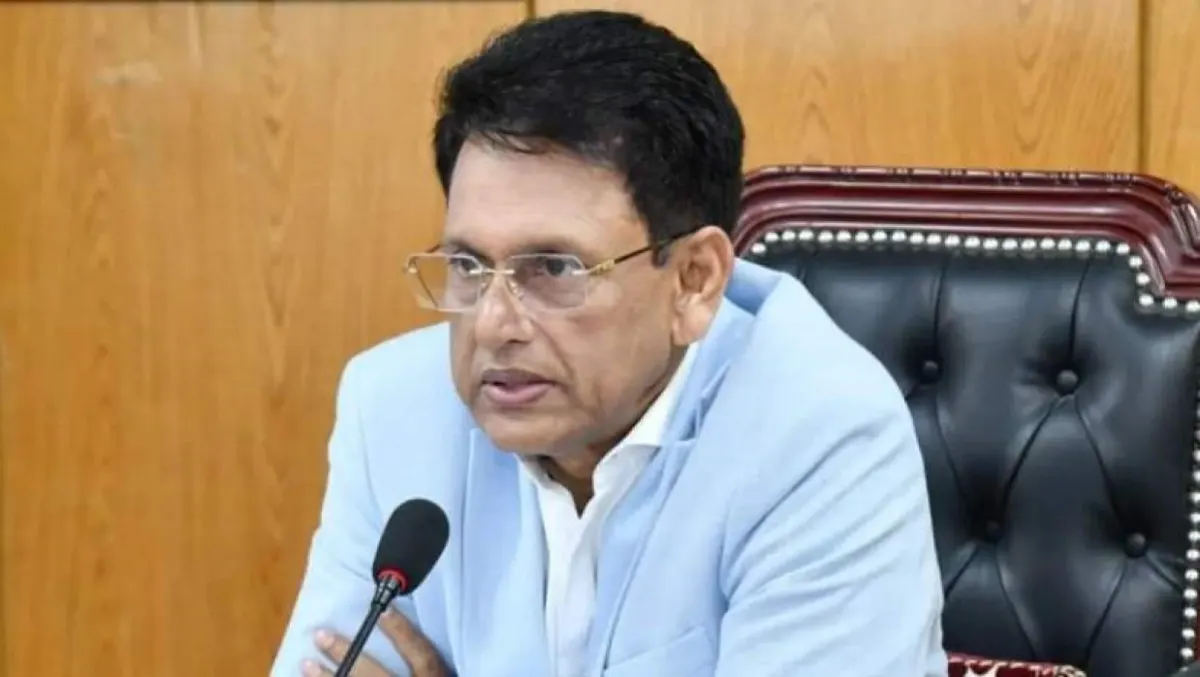 চীনের উদ্দেশে ঢাকা ছাড়লেন শিক্ষামন্ত্রী