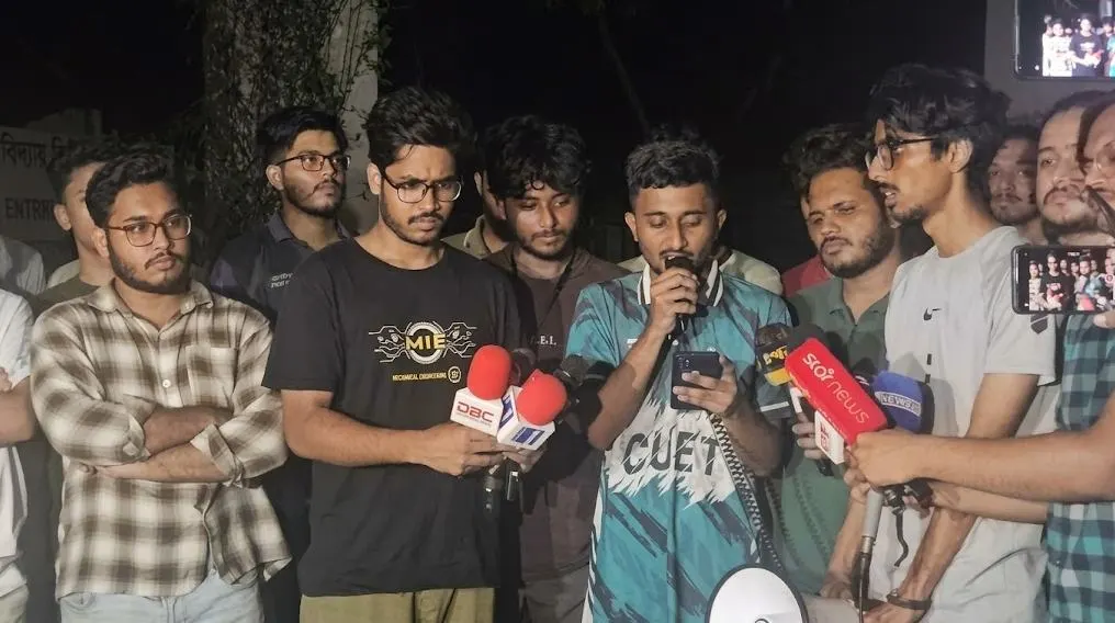 চুয়েটের নবনিযুক্ত উপাচার্যকে পদত্যাগের আল্টিমেটাম, উপাচার্য ভবনে অবরুদ্ধ